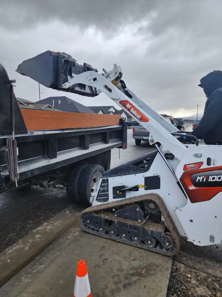 Top-rated landscape installation for year-round maintenance in Fruita, CO by Roadkill Lawncare and Landscaping