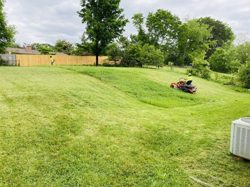 Top-rated outdoor landscaping in Roanoke, VA by Roanoke Cuts
