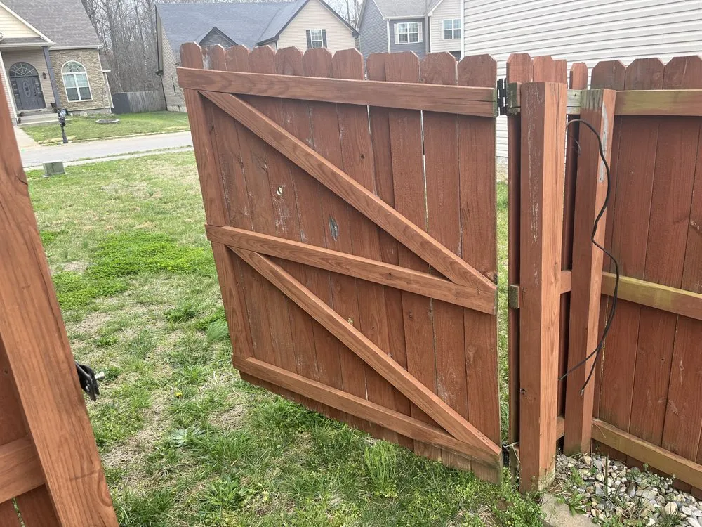 Local lawn care service in Clarksville, TN by Robbie Woods Lawn Cutting