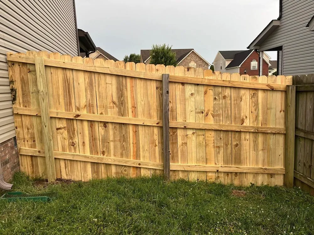 Expert landscaping services in Clarksville, TN by Robbie Woods Lawn Cutting