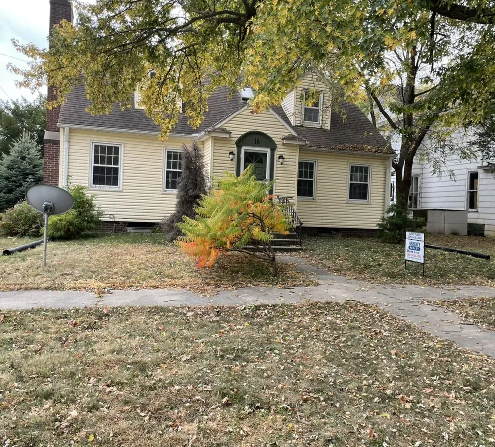 Local garden landscaping in Hampton, IA by Robbins Lawn and Tree Service