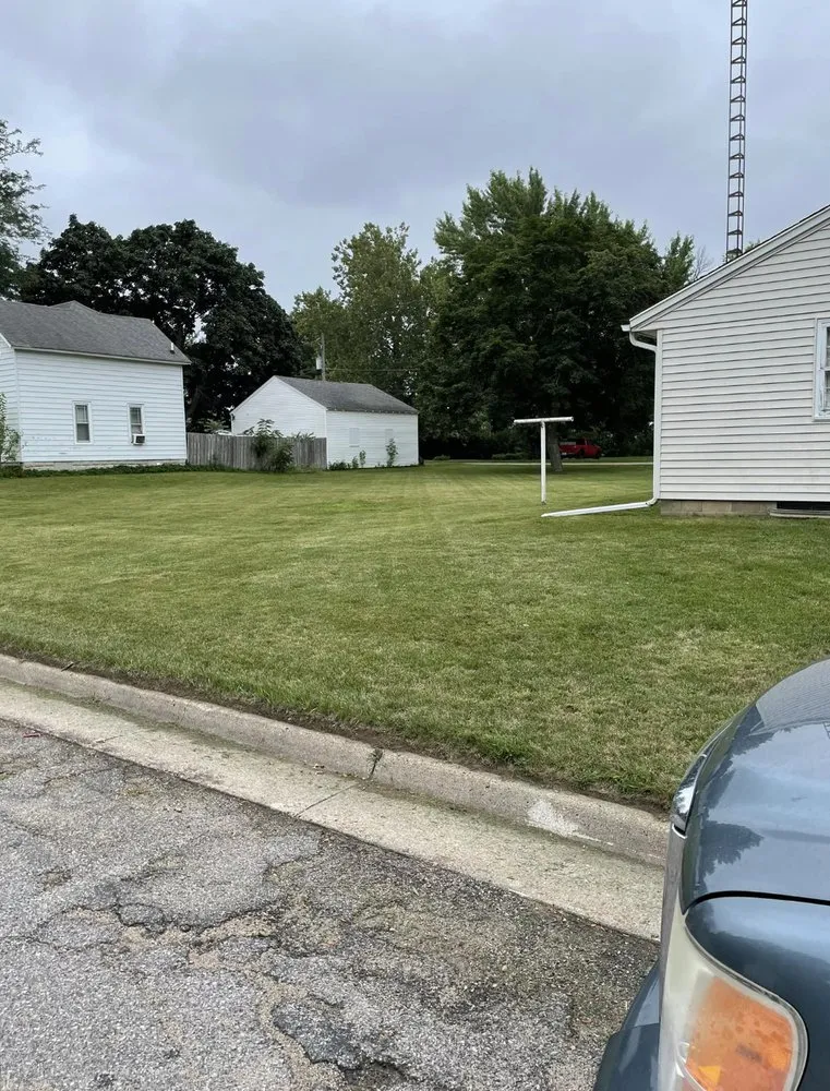 Custom garden landscaping in Hampton, IA - Robbins Lawn and Tree Service