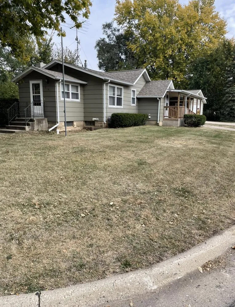 Top-rated lawn mowing service experts serving Hampton, IA - Robbins Lawn and Tree Service