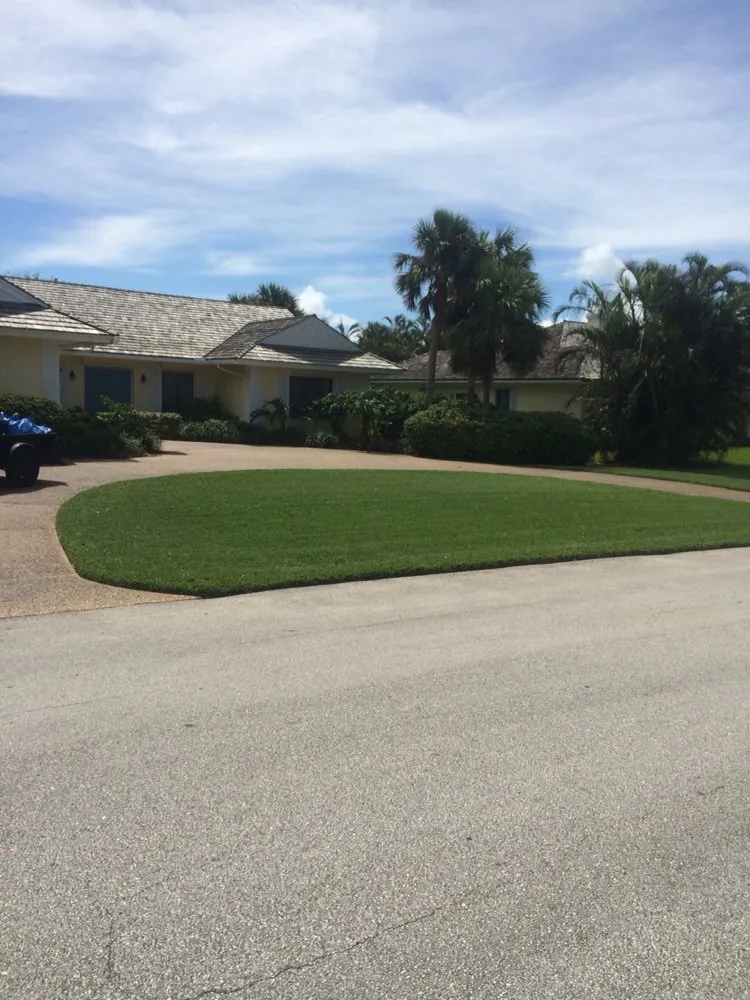 Professional landscaping services in Vero Beach, FL - Robbins Pro Lawn Service