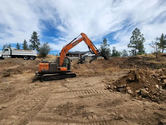 Roberson Excavation and Tree Service Logo