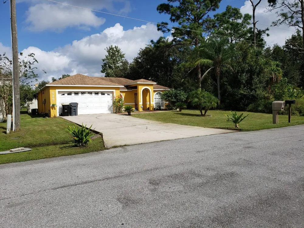 Local lawn care service near you across Kissimmee, FL - Robert & Canito's Landscaping