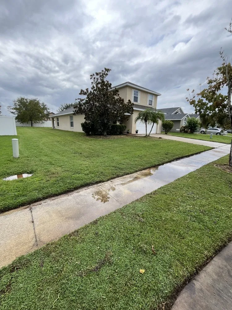 Reliable landscape design for homes in Apopka, FL by Robert and Brothers Mowing Services