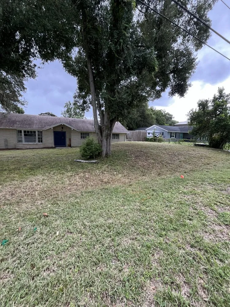 Reliable yard maintenance near you across Apopka, FL - Robert and Brothers Mowing Services