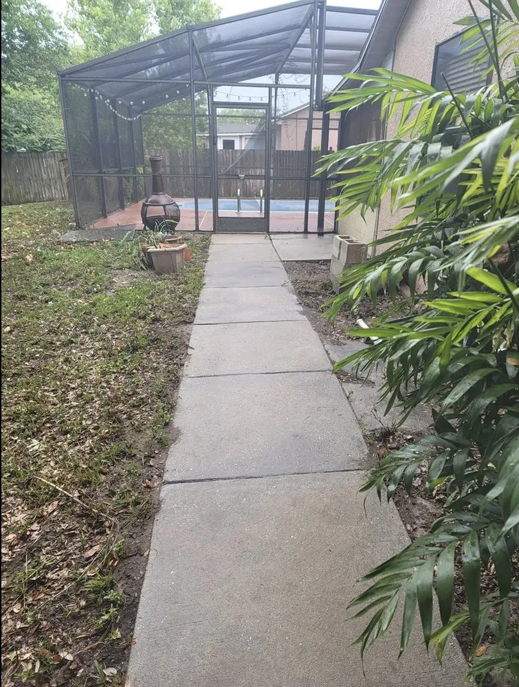 Affordable residential landscaping for year-round maintenance in Ocoee, FL by Robert and Son Landscaping