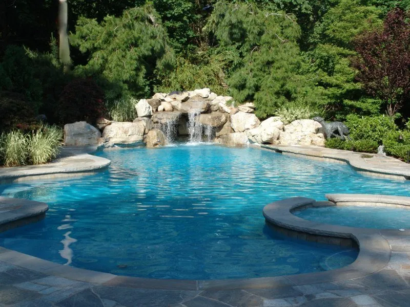 Expert garden landscaping in Closter, NJ by Robert Bradley Landscaping