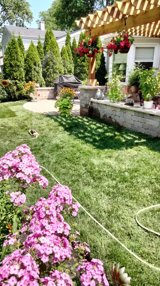Custom landscape installation experts serving Lake Zurich, IL - Robert C. Boyce, RLA
