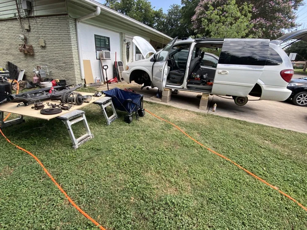 Custom outdoor landscaping in San Antonio, TX by Robert dewald skilled service