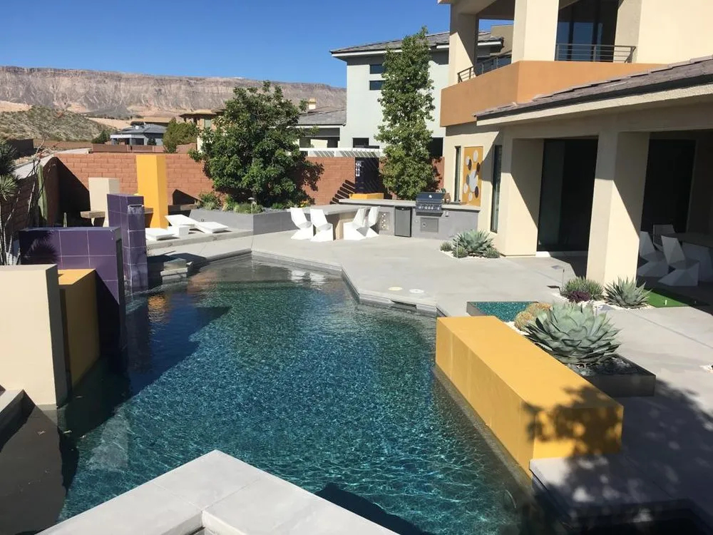 Custom lawn mowing service near you across Las Vegas, NV - Robert Lawn Service