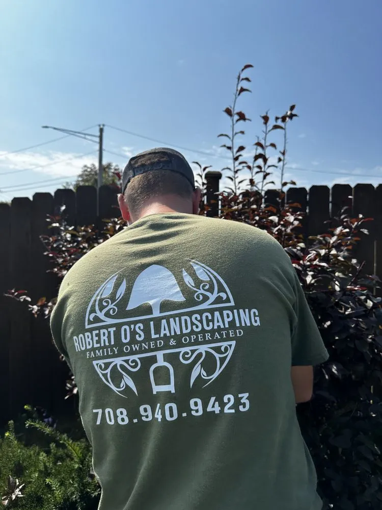 Expert outdoor landscaping experts serving Hickory Hills, IL - Robert O's Landscaping