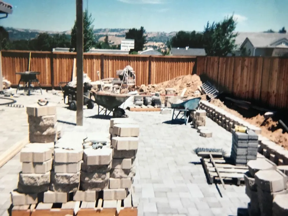 Affordable garden landscaping for beautiful yards in Milpitas, CA by Robert T. Rudolph Construction and Landscaping