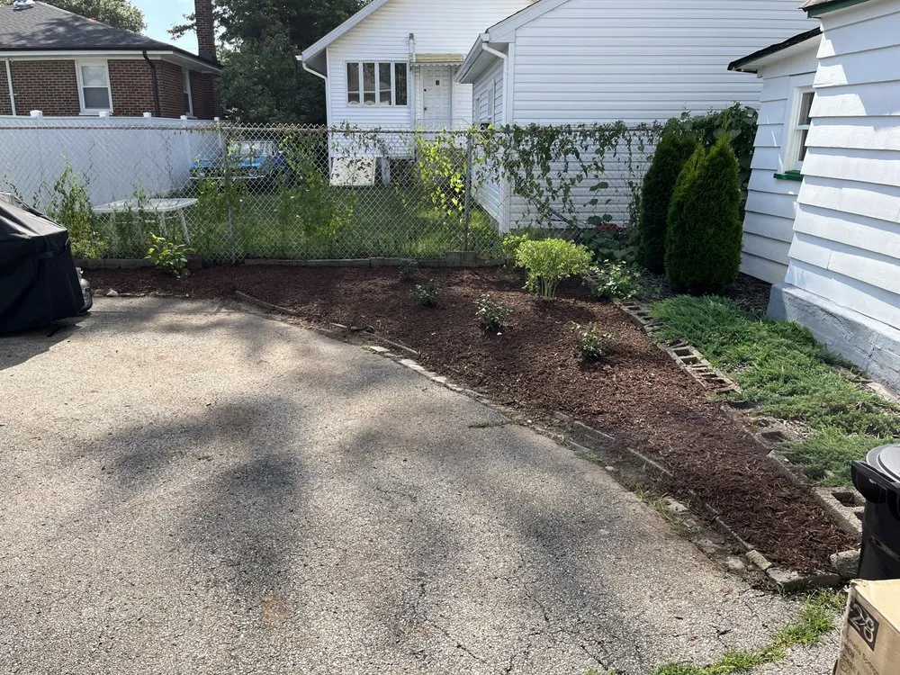 Reliable yard maintenance for homes in Cranford, NJ by Robert Thieling Landscaping