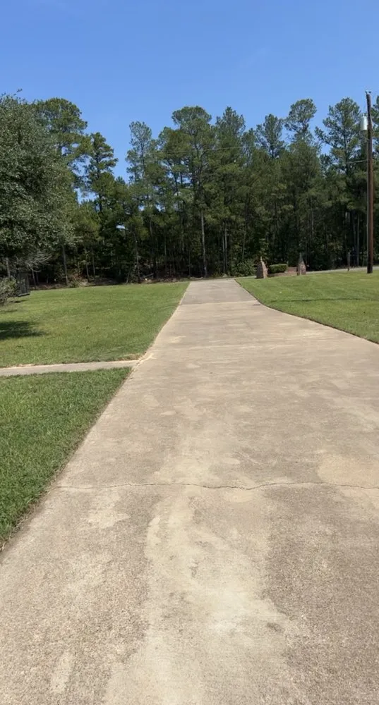 Expert outdoor landscaping in Tyler, TX by Roberto And Alex’s Lawn Care