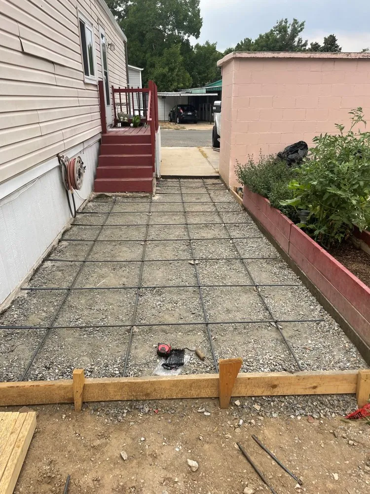 Top-rated garden landscaping experts serving Aurora, CO - Roberto De Leon Contractor