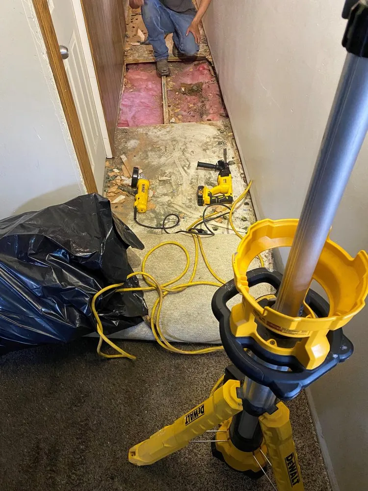 Local lawn mowing service in Aurora, CO - Roberto De Leon Contractor