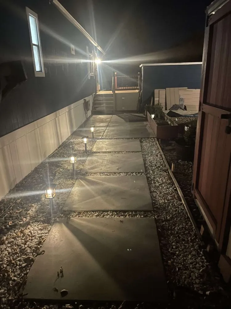 Reliable landscaping services in Aurora, CO - Roberto De Leon Contractor