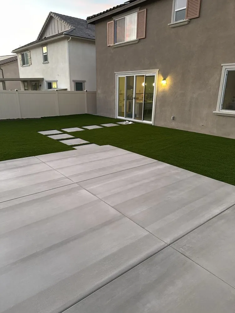 Custom garden landscaping in Orange, CA - Roberto General Construction