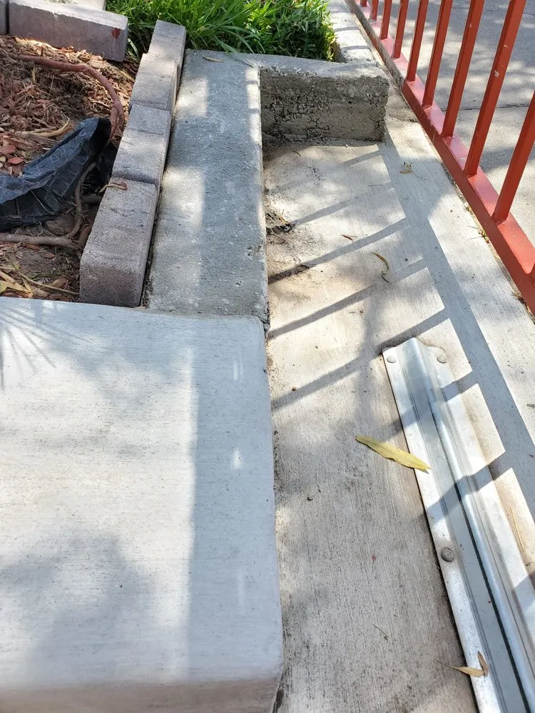 Professional lawn care service in Santa Ana, CA - Roberto Torres Tree Service & Landscape