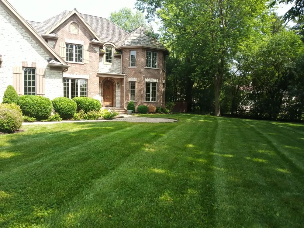 Professional yard maintenance experts serving Waukegan, IL - Robertos Landscaping & Snowplowing