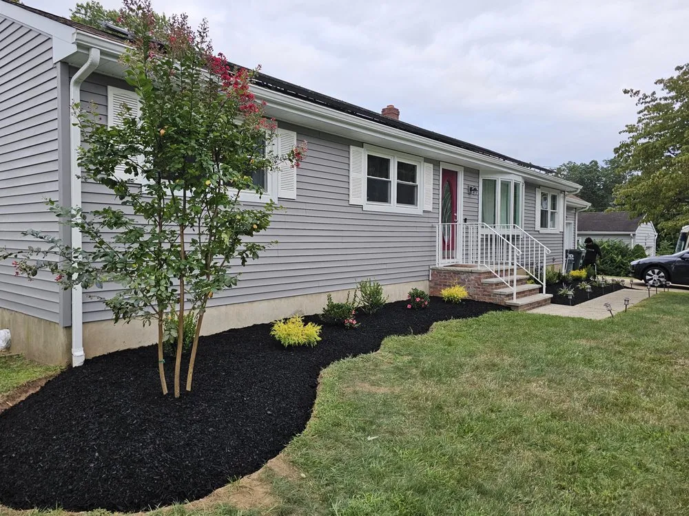 Local garden landscaping in Freehold, NJ - Roberto's Landscaping