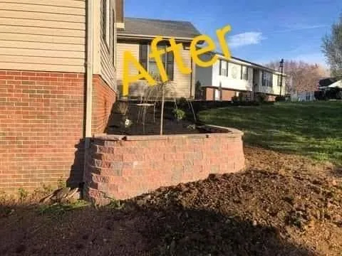 Roberts & Friends Landscaping Logo