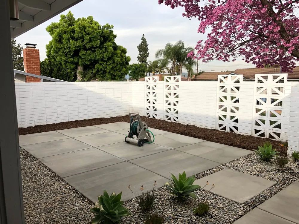 Custom garden landscaping in Whittier, CA by Robert's Complete Care