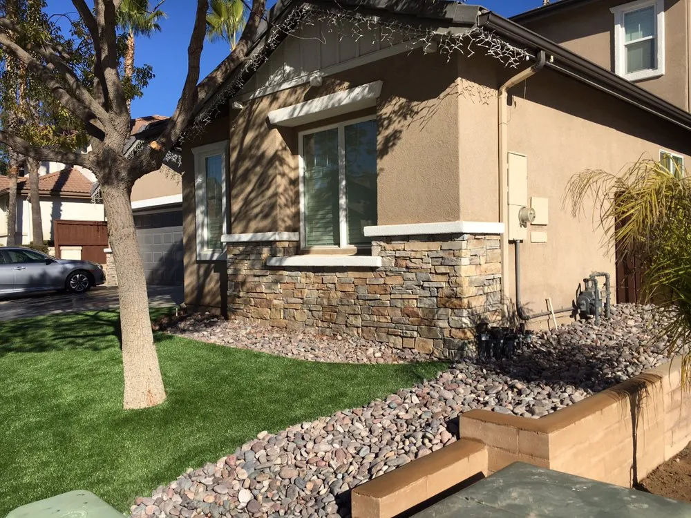 Reliable garden landscaping for beautiful yards in Lake Elsinore, CA by Robert's Custom Landscape