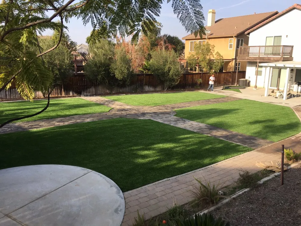 Professional landscape design experts serving Lake Elsinore, CA - Robert's Custom Landscape