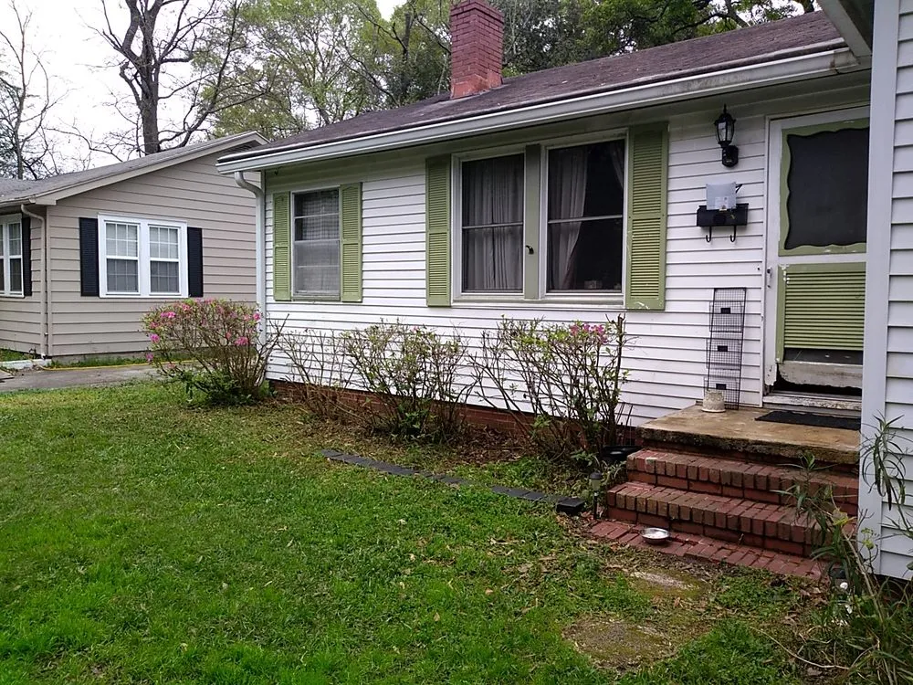 Top-rated landscape design for outdoor upgrades across Jacksonville, FL - Roberts Cutting Edge