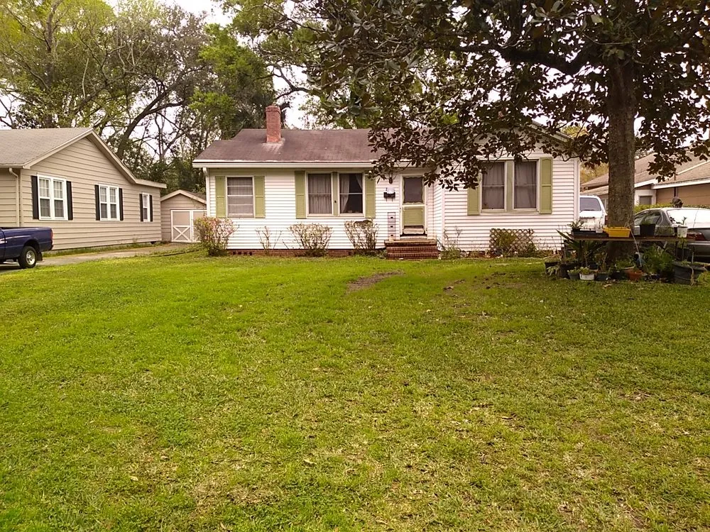 Top-rated landscape design experts serving Jacksonville, FL - Roberts Cutting Edge