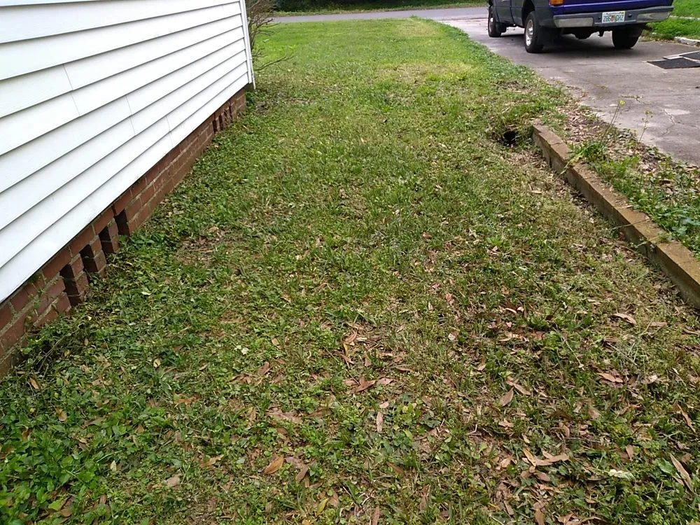 Custom outdoor landscaping in Jacksonville, FL by Roberts Cutting Edge