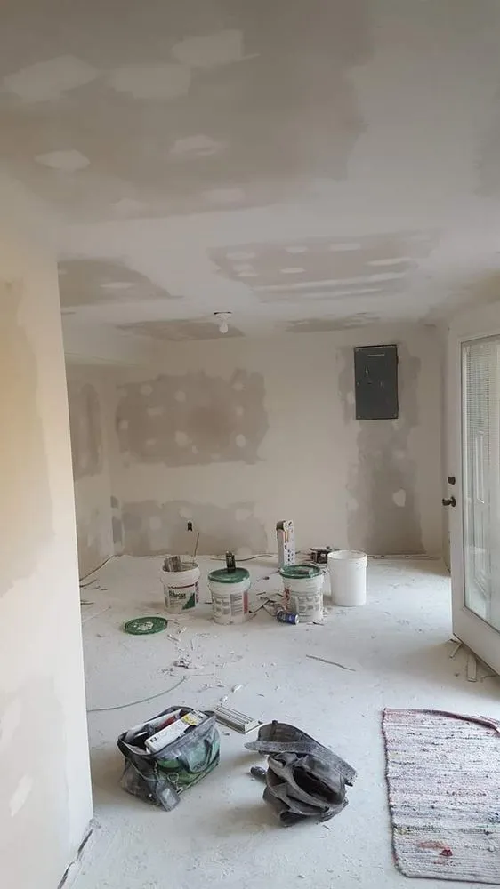 Top-rated yard cleanup service in Springfield, IL by Roberts Handyman Services