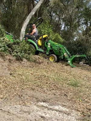 Robert's Home and Yard Logo