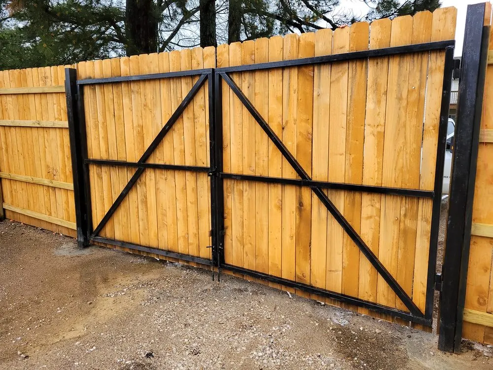 Top-rated garden landscaping for residential properties in Memphis, TN by Robert's Landscaping & Design