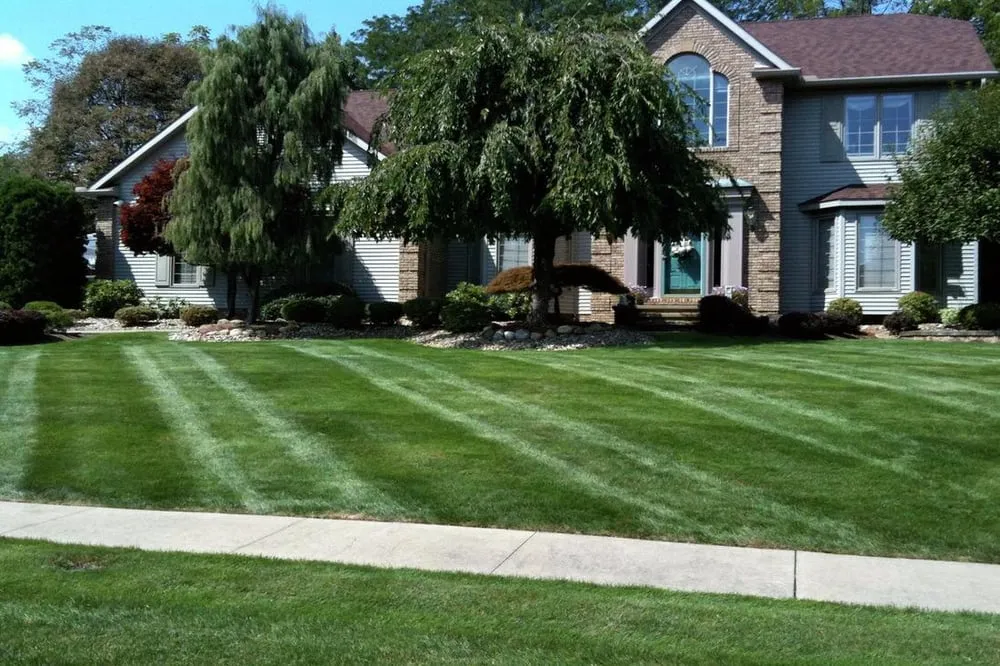 Custom lawn mowing service for homes across Tallmadge, OH - Roberts Landscaping & Lawncare
