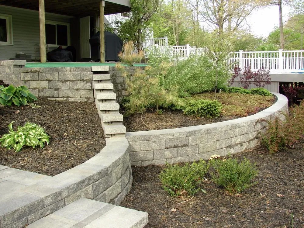 Reliable residential landscaping experts serving Tallmadge, OH - Roberts Landscaping & Lawncare