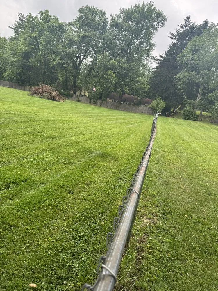 Expert lawn care service in Uniontown, OH - Robert's Landscaping and Exterior Repairs