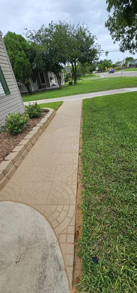 Affordable landscaping services for homes across Corpus Christi, TX - Robert's Lawn and Garden