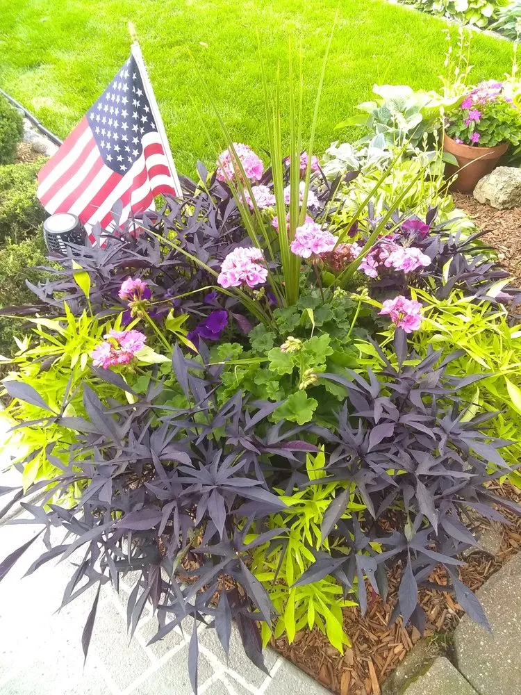 Custom residential landscaping for homes across Chicago, IL - Robert's Lawn Care