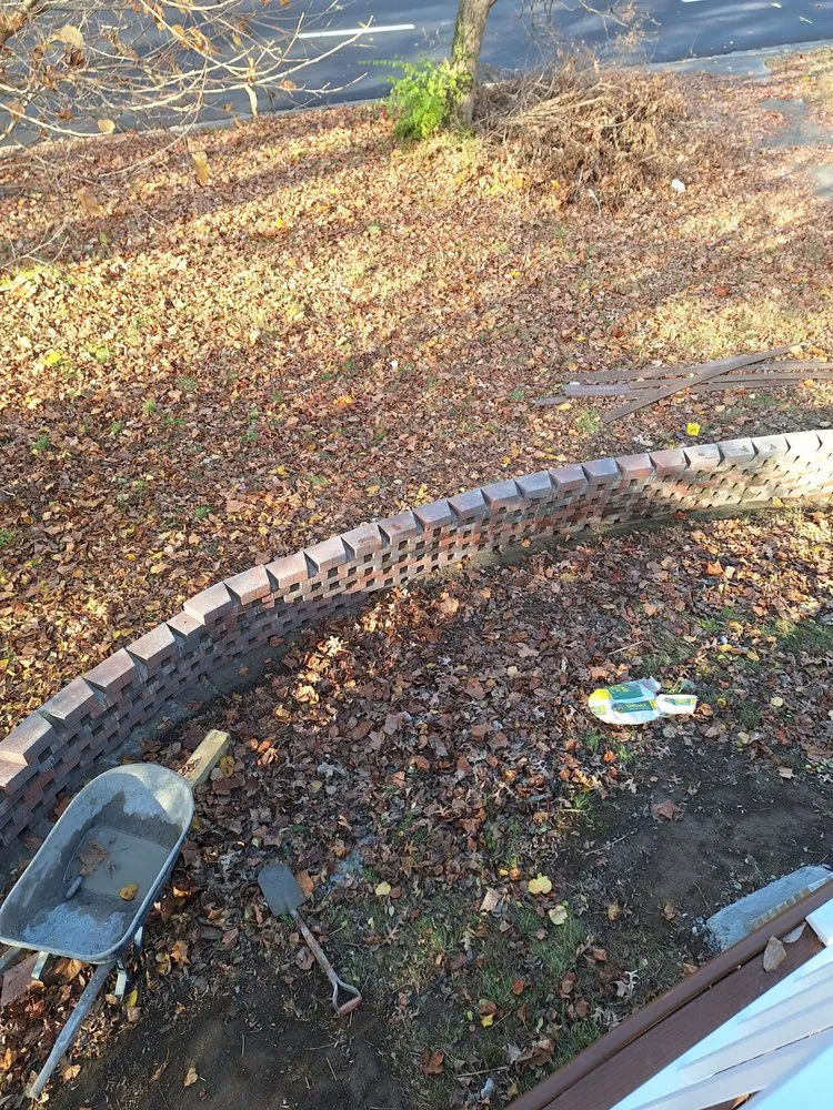 Local landscaping services in Louisville, KY by Roberts Lawn Care