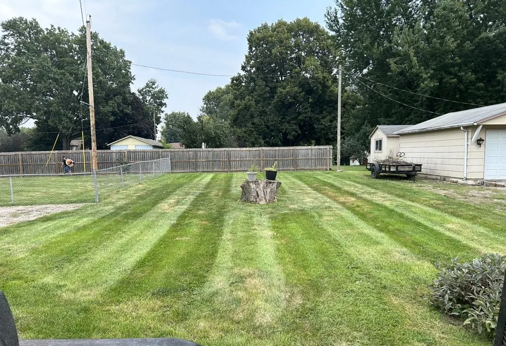 Reliable garden landscaping experts serving St. Joseph, MO - Roberts Lawn Service