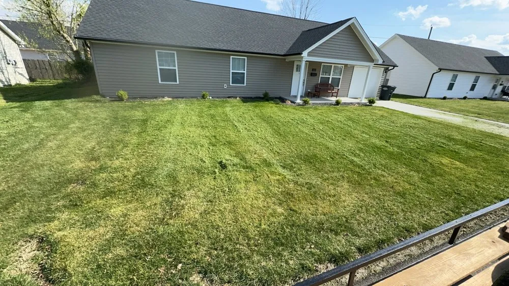 Reliable yard maintenance in Charlestown, IN - Roberts Lawncare