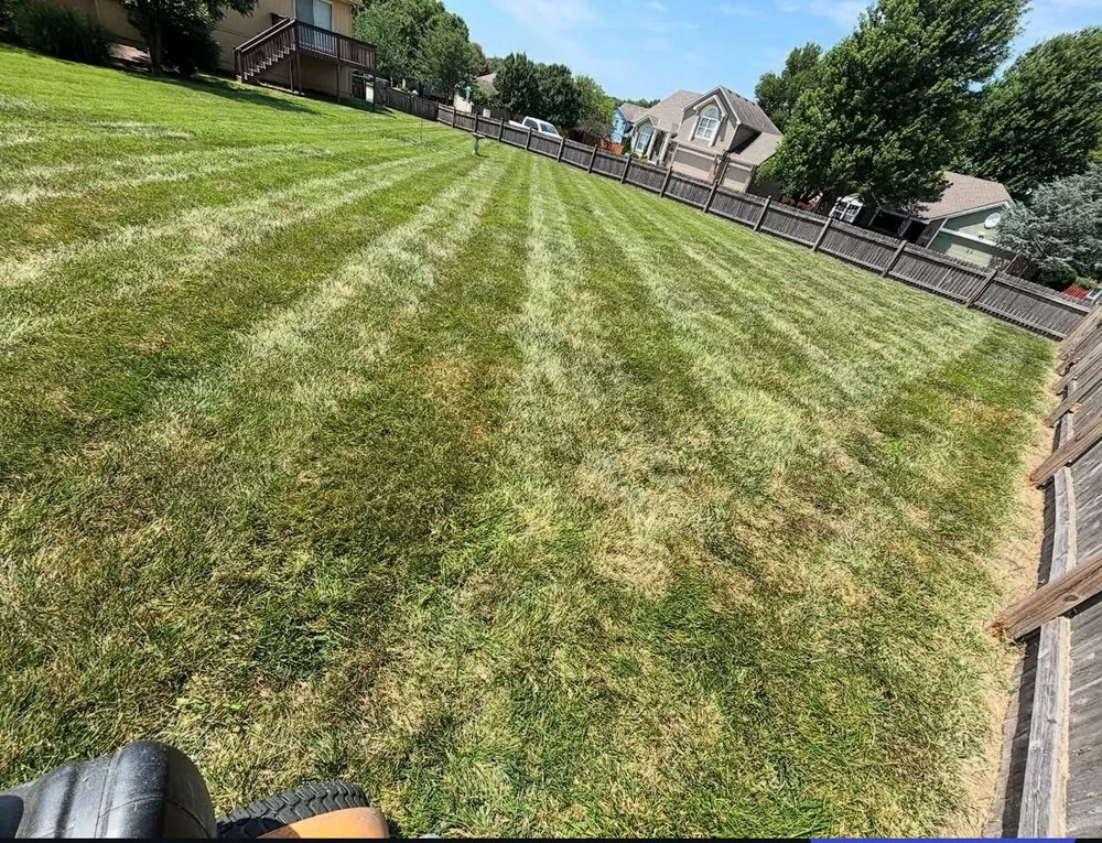 Affordable landscaping services in Lee's Summit, MO by Roberts Razor Cuts