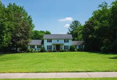 Custom yard maintenance in Nashville, TN - Robert’s Touch Landscaping Service