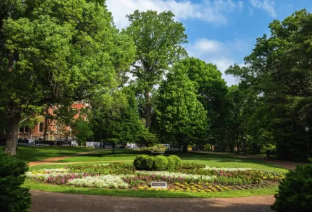 Top-rated landscape design in Nashville, TN - Robert’s Touch Landscaping Service