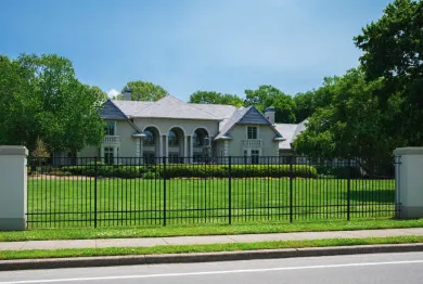 Expert yard maintenance in Nashville, TN - Robert’s Touch Landscaping Service